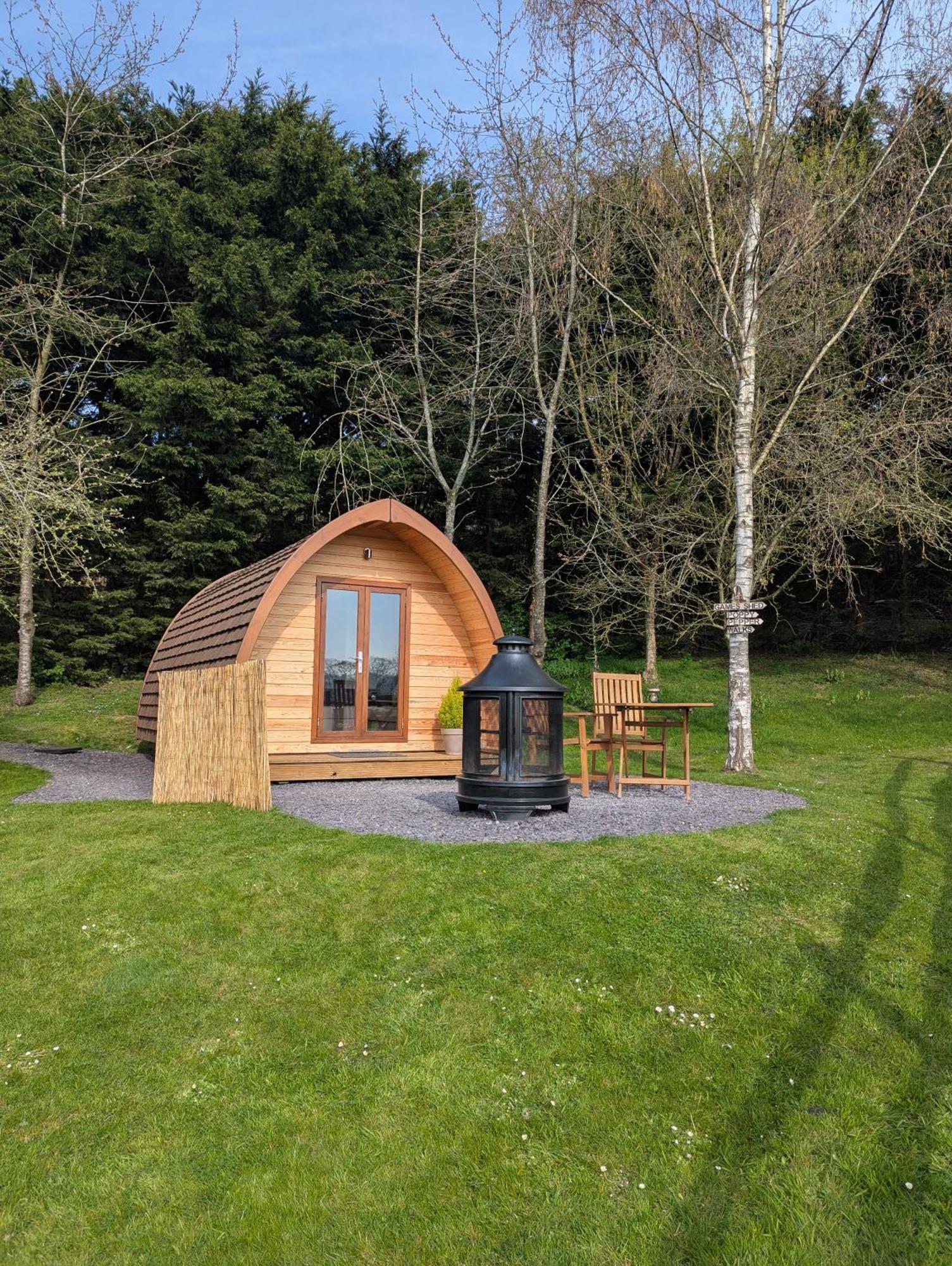 Luxury tent Glamping At Honnington Farm *